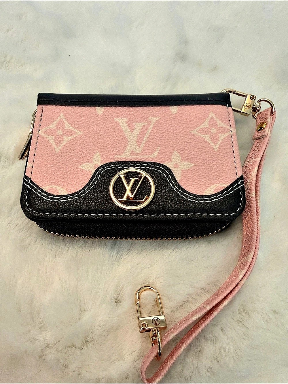 Source Unknown Sarah Wallet Pink & Black Card Holder Like New